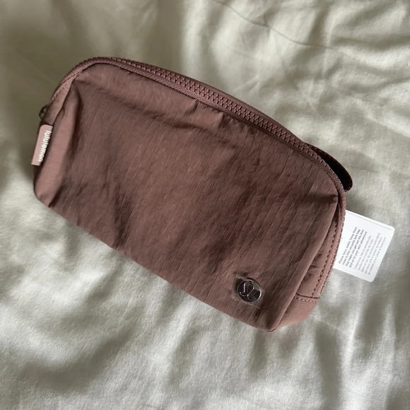 🆕🩷 Lululemon Everywhere Belt Bag Twilight Rose - Picture 1 of 6